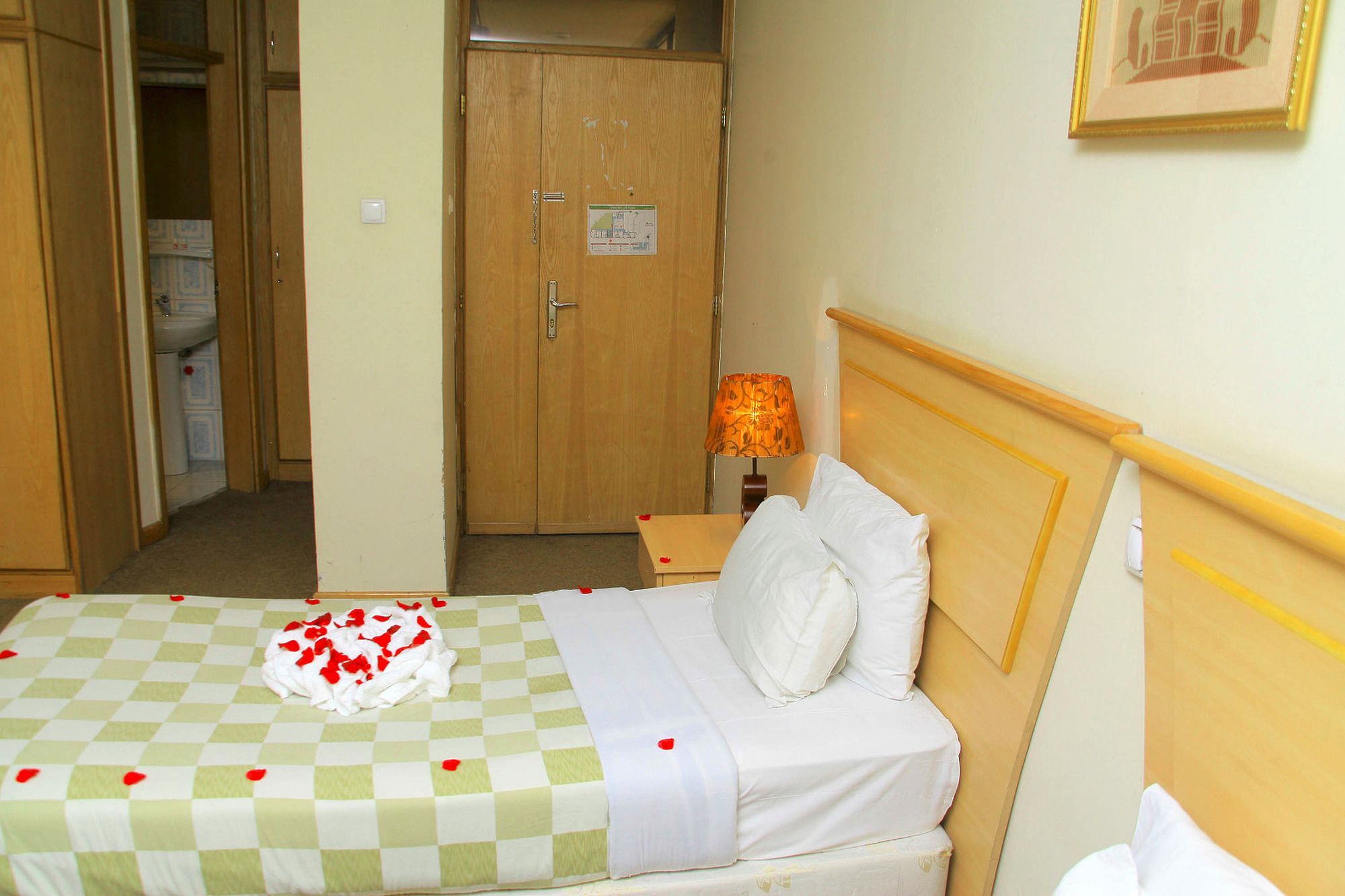Axum Hotel Addis Exterior foto